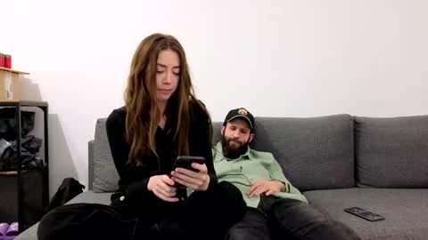 Em online show from February 28, 11:09 pm