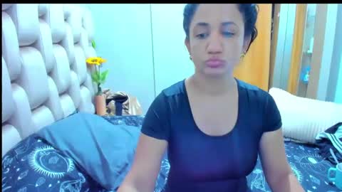 emperatriztapia online show from February 24, 12:41 am