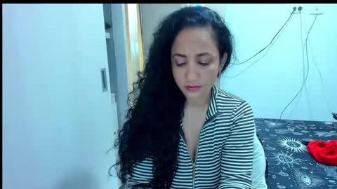 emperatriztapia online show from October 21, 12:27 am