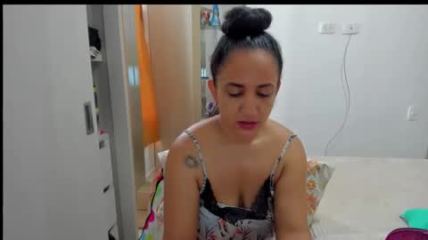 emperatriztapia online show from November 28, 12:23 pm