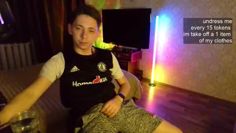 emveeboy96 online show from December 1, 7:56 pm