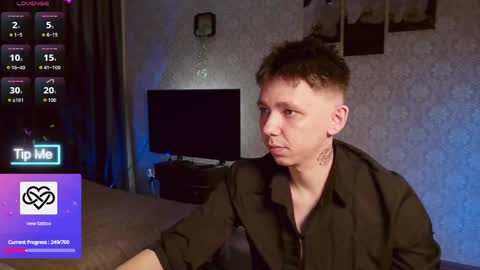 emveeboy96 online show from April 22, 7:43 pm