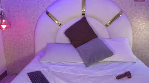 Emy  online show from November 13, 12:52 pm