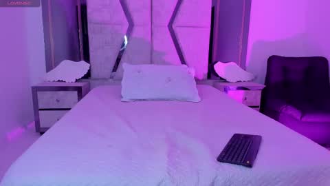 Emy Silver online show from February 20, 6:35 pm