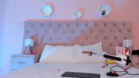 Emy Silver online show from December 7, 2:41 pm