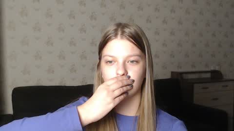 EmySway online show from December 30, 7:53 pm