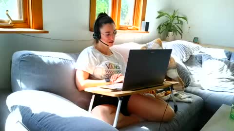 emyxxl online show from June 23, 1:39 pm