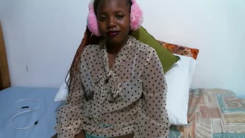 Vee online show from April 21, 1:53 am