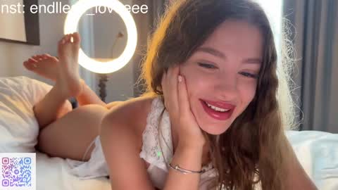 Mia online show from January 9, 12:05 am