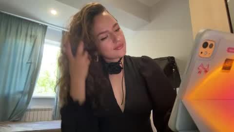 endlessvelour online show from May 29, 8:12 am