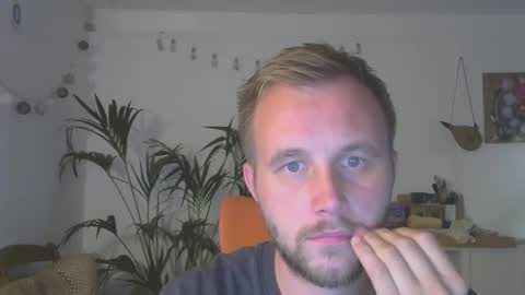 3from Desire online show from September 12, 8:00 pm