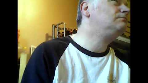 englishguysurrey online show from September 18, 6:06 am