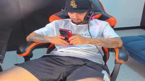 enjoymycock99 online show from November 17, 5:54 am