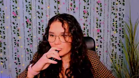 enny_mrr online show from March 3, 9:33 am