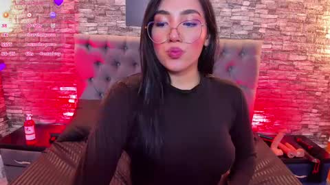 Snapshot of enyel_valmina chatting on February 26, 11:19 pm Enyel online show from February 26, 11:19 pm