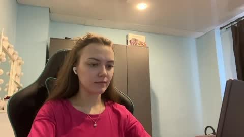 Lily online show from April 3, 3:13 am