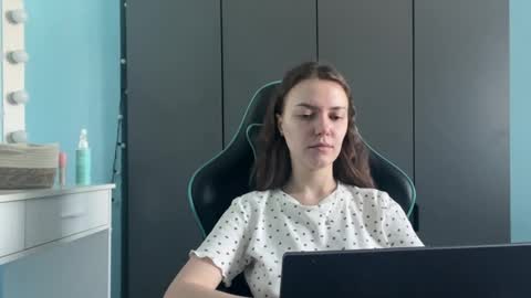 Lily online show from February 17, 1:04 am