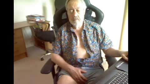 erasmus_d online show from July 26, 4:59 pm