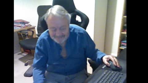 erasmus_d online show from November 9, 5:37 pm