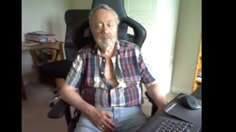 erasmus_d online show from June 16, 5:06 pm