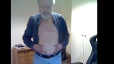 erasmus_d online show from February 2, 5:20 pm