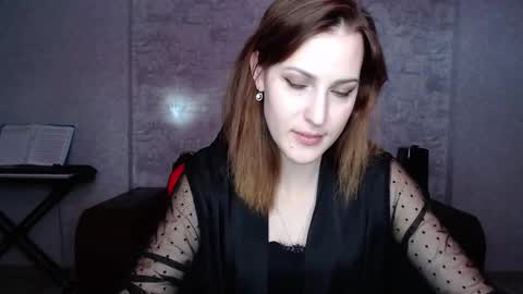 Erdbeeren mit Sahne online show from November 9, 9:46 am