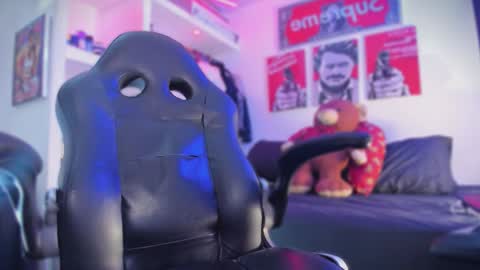 Tht BOSS Eren online show from February 14, 4:48 am