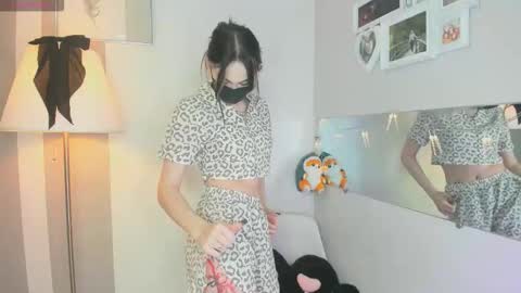 Molly online show from December 15, 3:30 pm