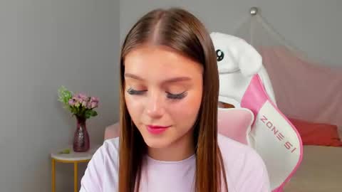 EricaFoxes online show from July 5, 4:25 pm
