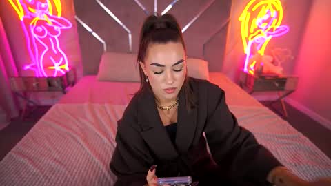 Erica online show from September 10, 3:35 pm