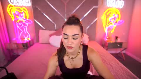 Erica online show from November 12, 3:47 pm