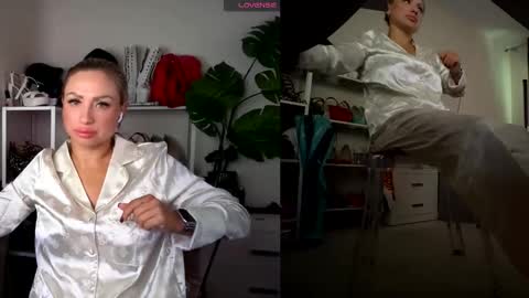 Snapshot of erika_kirman chatting on September 25, 11:50 am Erika      online show from September 25, 11:50 am