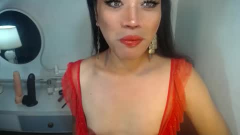 erika_madrigal online show from September 22, 8:13 pm