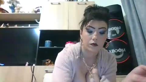 erikaguapa1989 online show from April 2, 1:57 am