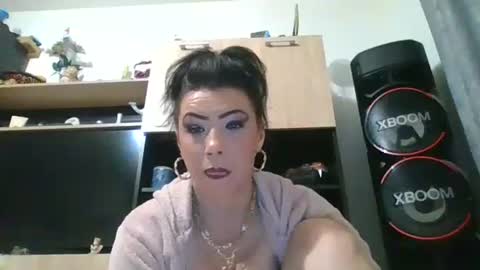 erikaguapa1989 online show from April 16, 2:44 am