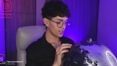   online show from April 18, 5:53 am