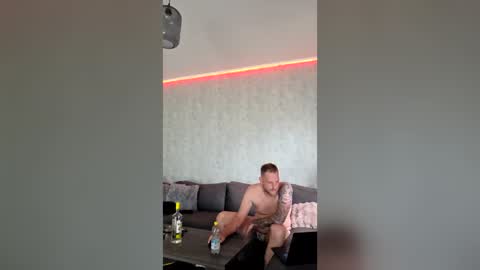 eroguy20 online show from July 23, 12:36 pm