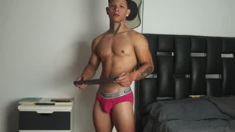 Snapshot of erosscott chatting on December 3, 2:20 am Eros online show from December 3, 2:20 am