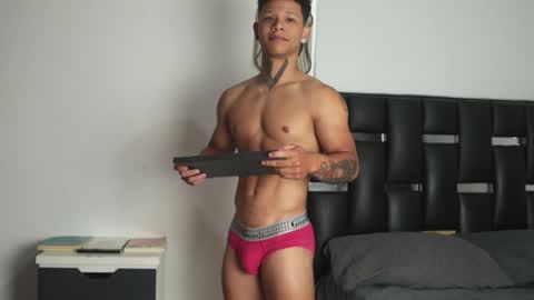 Snapshot of erosscott chatting on December 3, 4:22 pm Eros online show from December 3, 4:22 pm