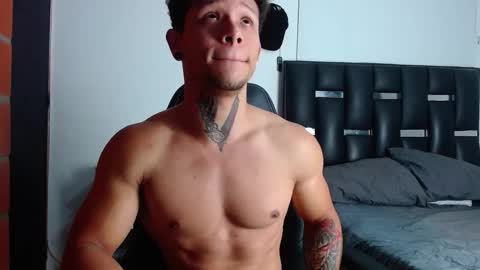 Snapshot of erosscott chatting on October 6, 5:42 pm Eros online show from October 6, 5:42 pm