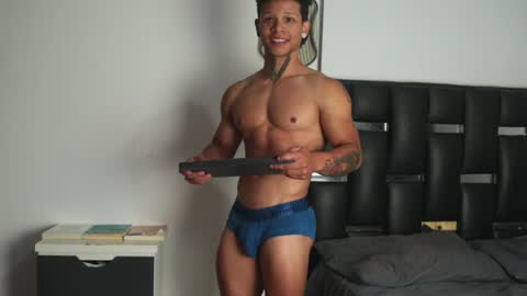 Snapshot of erosscott chatting on January 21, 1:39 am Eros online show from January 21, 1:39 am