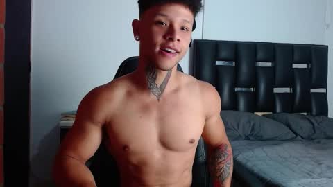 Snapshot of erosscott chatting on October 17, 5:39 pm Eros online show from October 17, 5:39 pm