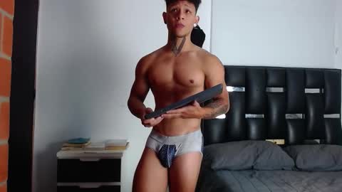 Snapshot of erosscott chatting on October 23, 4:19 pm Eros online show from October 23, 4:19 pm