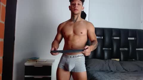 Snapshot of erosscott chatting on October 22, 4:08 pm Eros online show from October 22, 4:08 pm