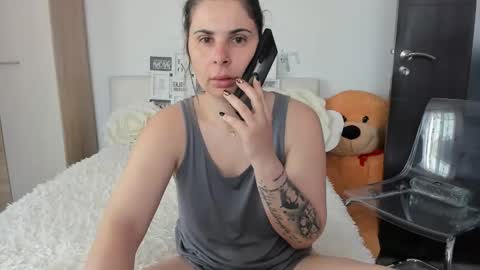 eroticsensualkitty4u online show from April 20, 7:33 am