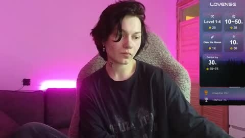 esajukyy online show from January 11, 3:40 pm