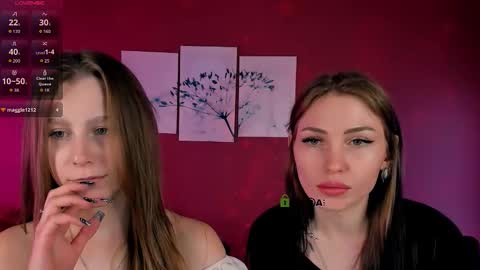 esme_moore_ online show from December 16, 8:04 pm