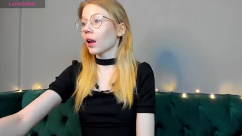 Esme Runn online show from January 13, 10:25 am