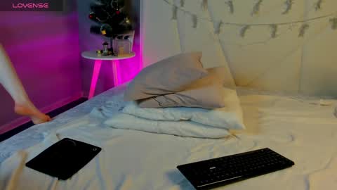 Esme Runn online show from January 15, 10:27 am