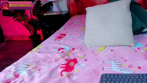 K E Y R A  independent model  online show from December 18, 11:49 am